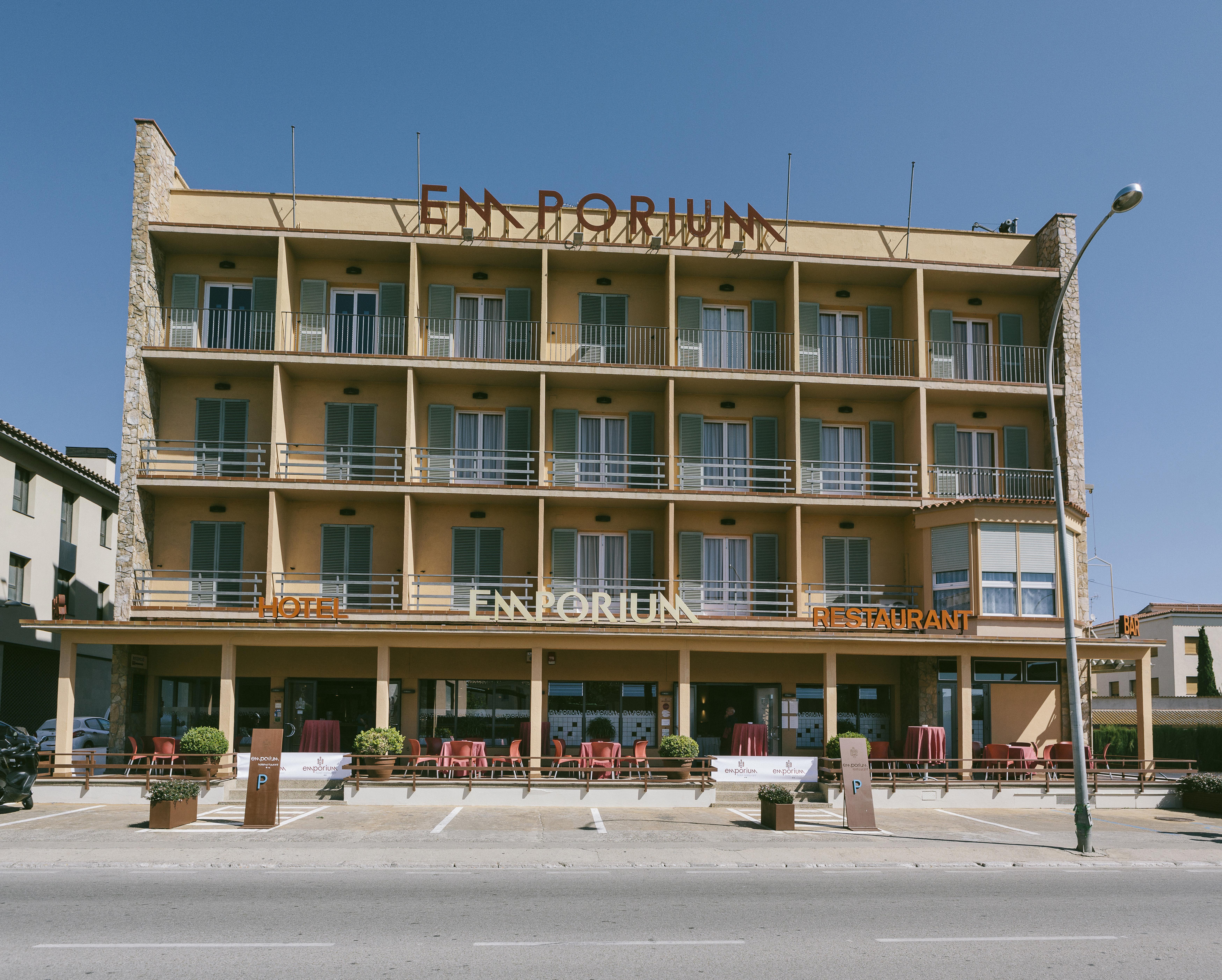קסטלו דה אמפוריאס Hotel Emporium - Adults Only מראה חיצוני תמונה
