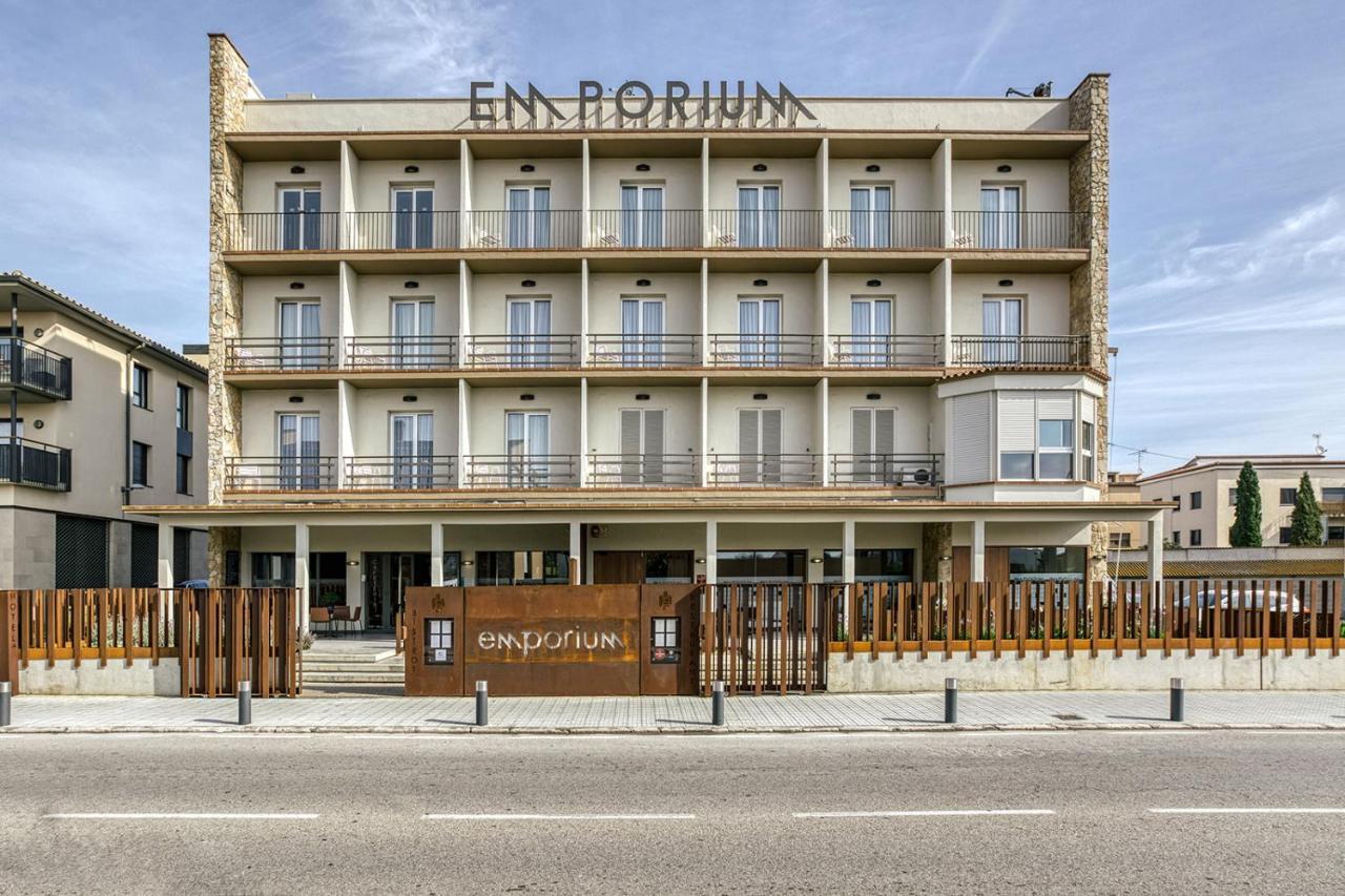 קסטלו דה אמפוריאס Hotel Emporium - Adults Only מראה חיצוני תמונה